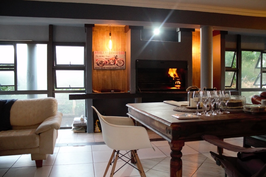 6 Bedroom Property for Sale in Paradise Beach Eastern Cape